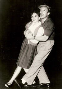 Liza Minelli and Gene Kelly rehearse