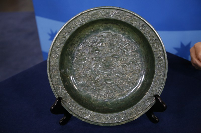 Qing Dynasty Dark Green Jade Basin Antiques Roadshow PBS