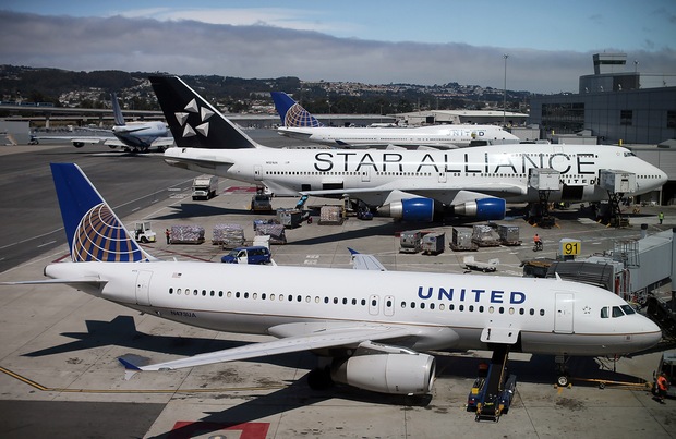United Airlines planes